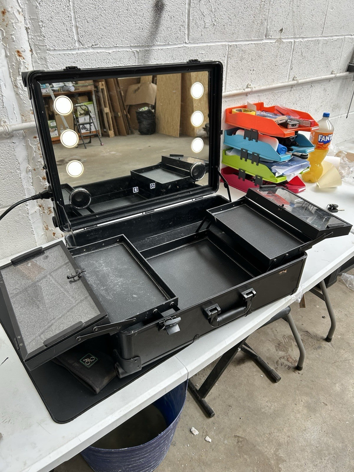 Make Up Suitcase on with Mirror And Speakers on Bluetooth