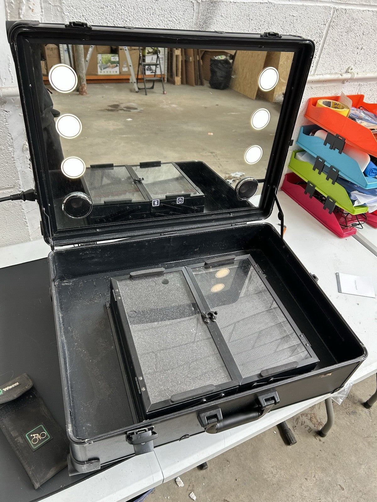 Make Up Suitcase on with Mirror And Speakers on Bluetooth